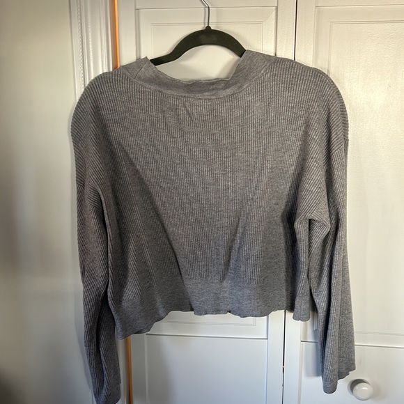 Cropped rubbed cardigan sweater with wide sleeves - Picture 4 of 4